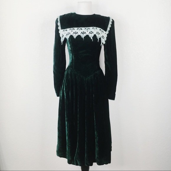 Gunne Sax | Dresses | Jessica Mcclintock Gunne Sax Green Velvet Dress ...